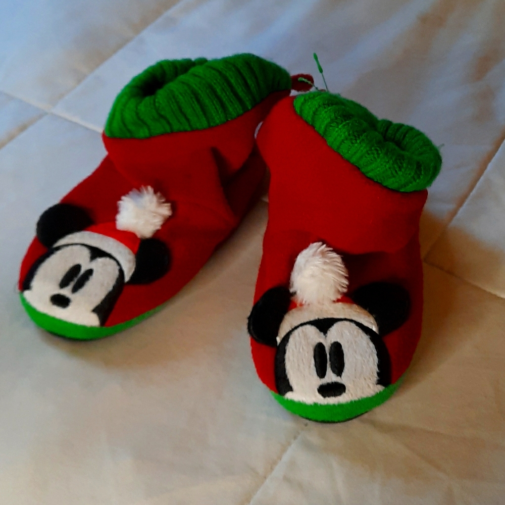 Disney 9/10 mickey christmas slippers bnwot